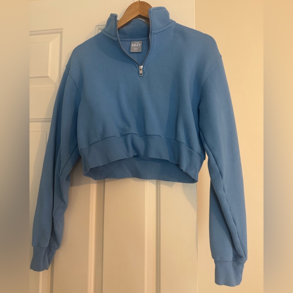 TNA ACTIVE BLUE PULLOVER!